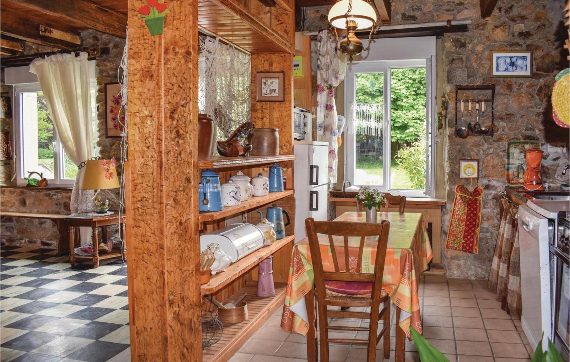 Lovely Home In Le Faouet With Kitchen 外观 照片