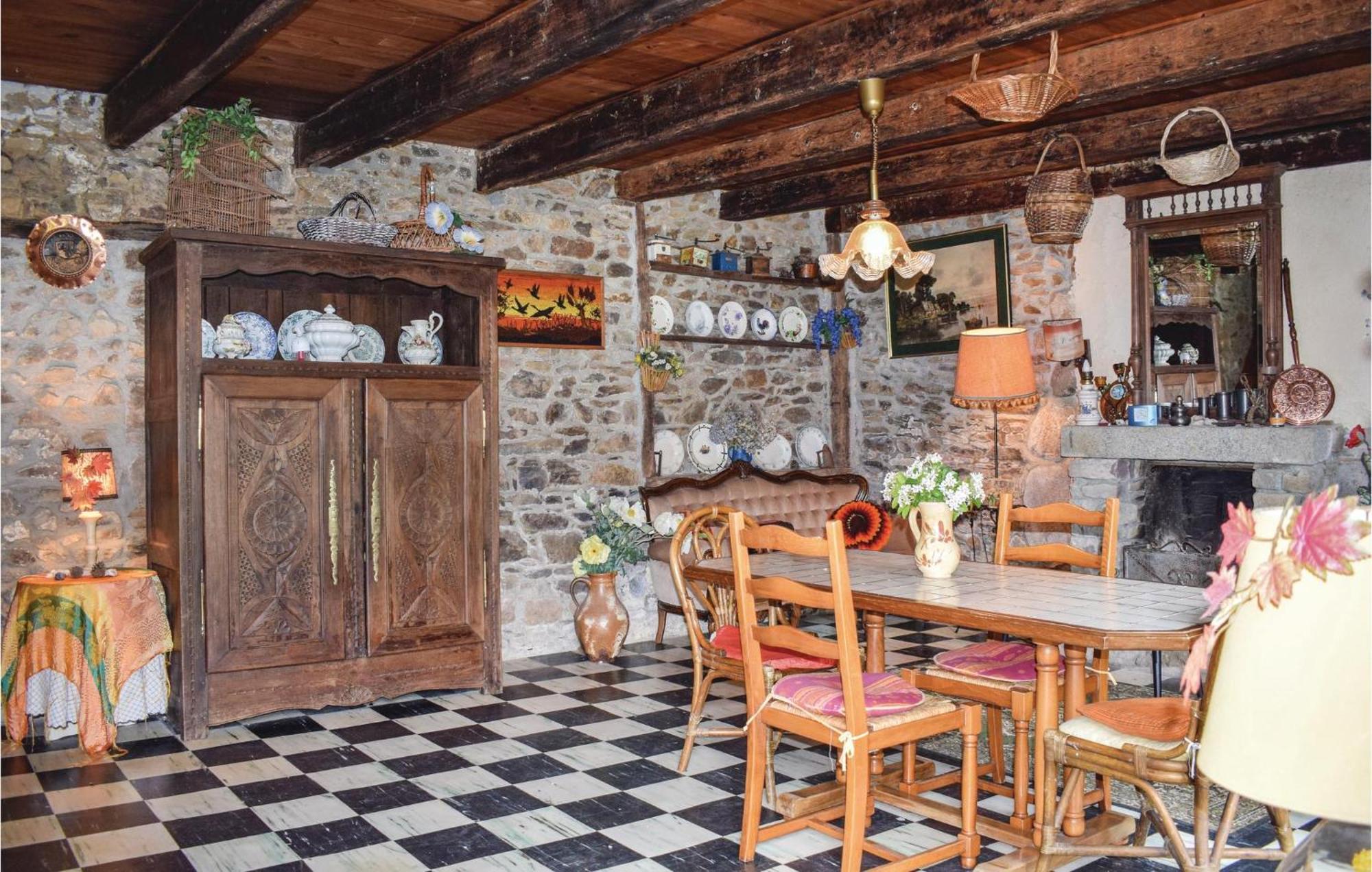 Lovely Home In Le Faouet With Kitchen 外观 照片