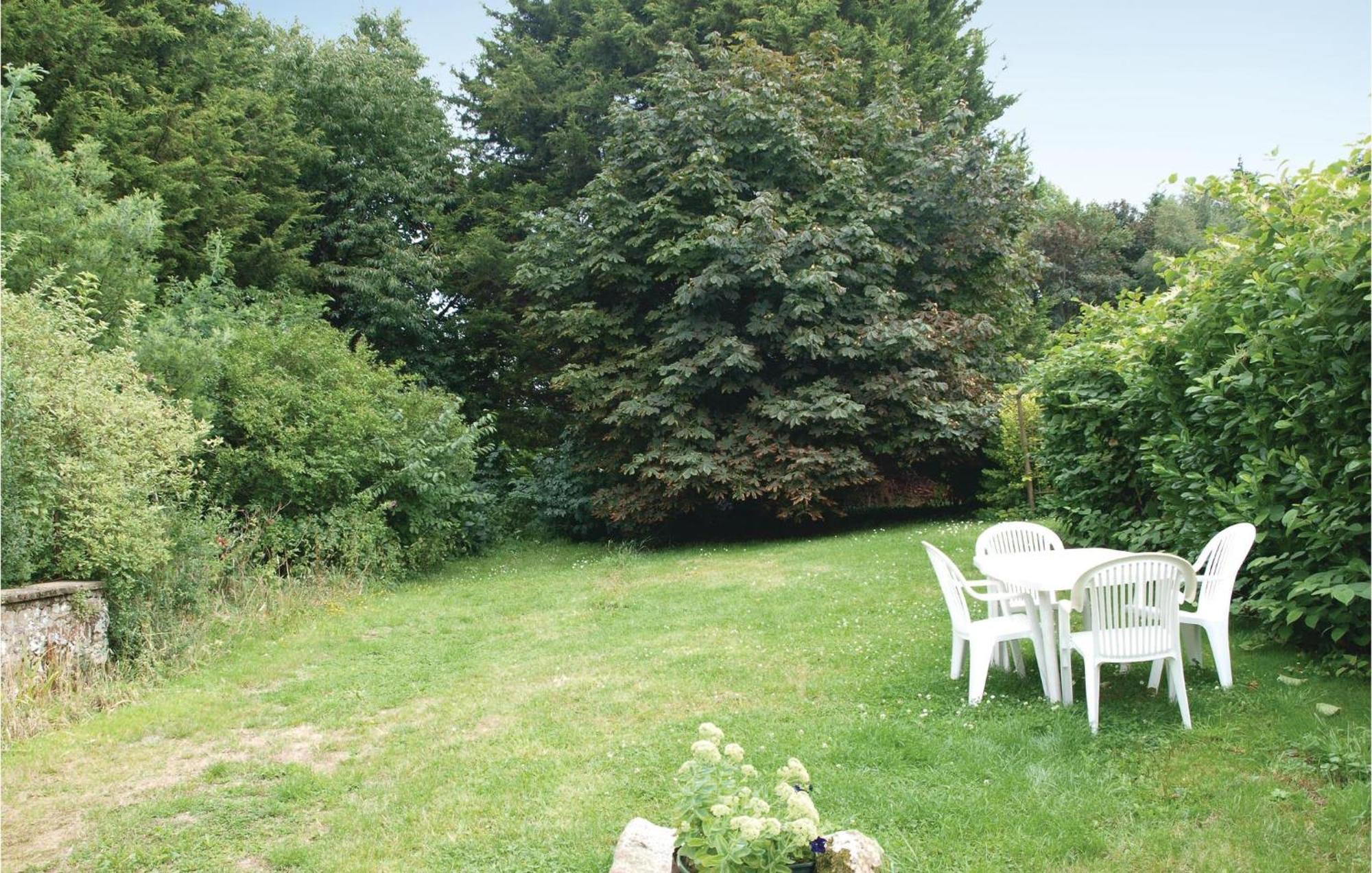 Lovely Home In Le Faouet With Kitchen 外观 照片